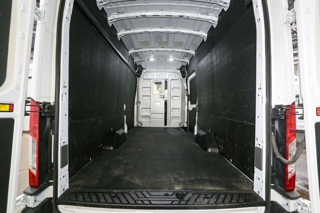 Used 2025  Ford Base image 10