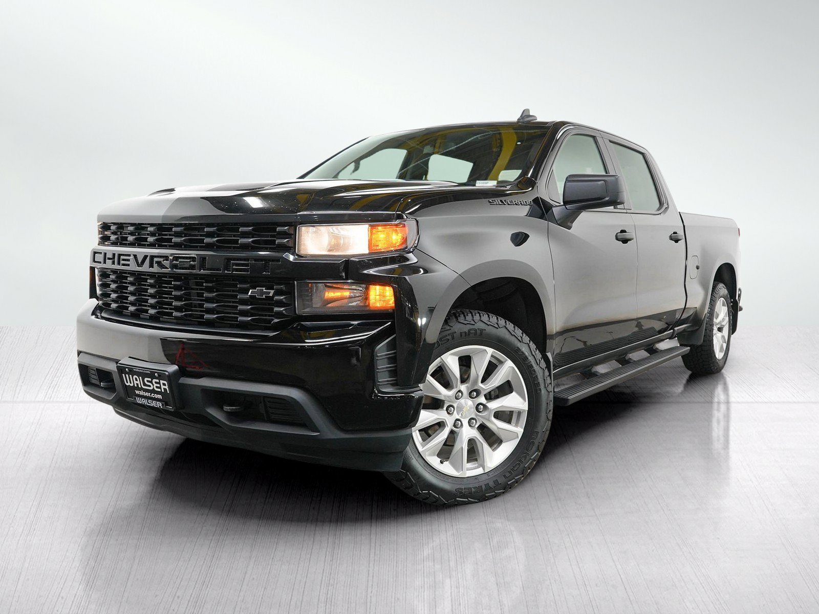 Used 2021 Chevrolet Silverado 1500 Custom with VIN 1GCPYBEK3MZ106828 for sale in White Bear Lake, Minnesota