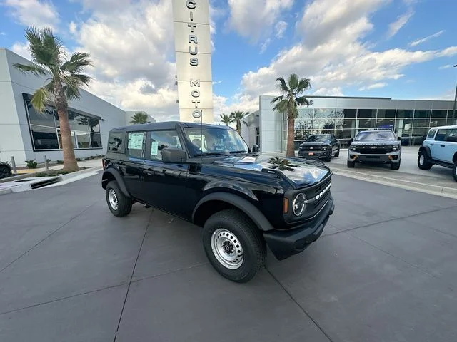 2025 Ford Bronco Base 4x4's photo