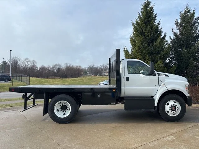 New 2026 White Ford Base image 4