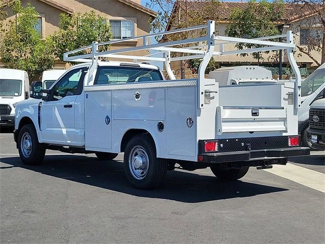 2025 Ford F-350 Super Duty Chassis Cab XL - Photo 19