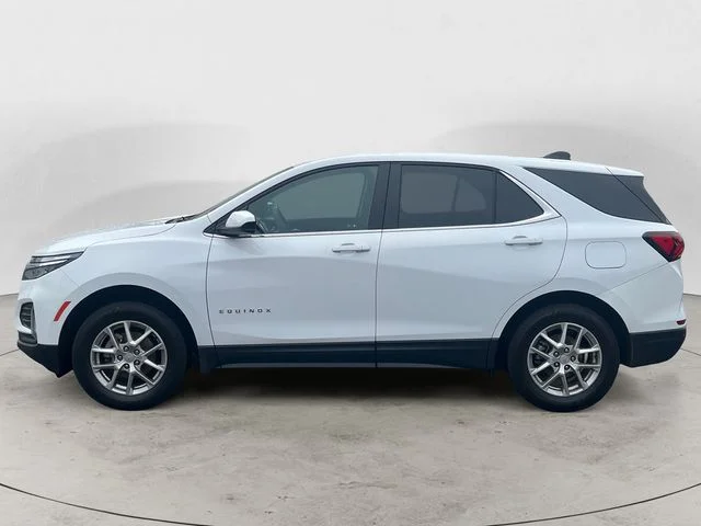 Used 2024 Summit White Chevrolet LT image 2