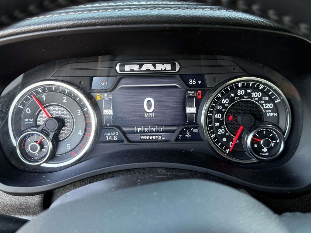 Used 2023 White Ram Laramie image 27