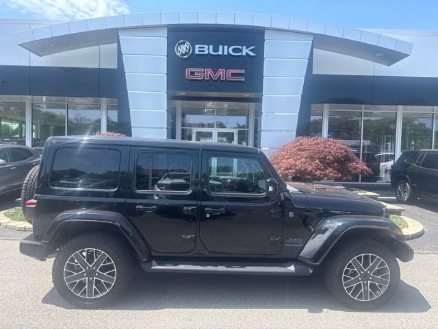 Used 2024 Black Jeep High Altitude 4xe image 31