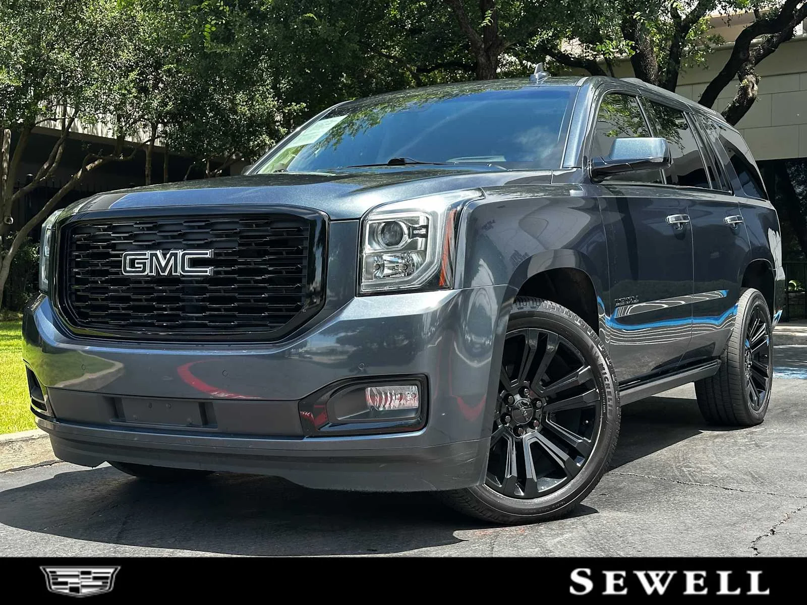 2019 GMC Yukon 4WD Denali's photo