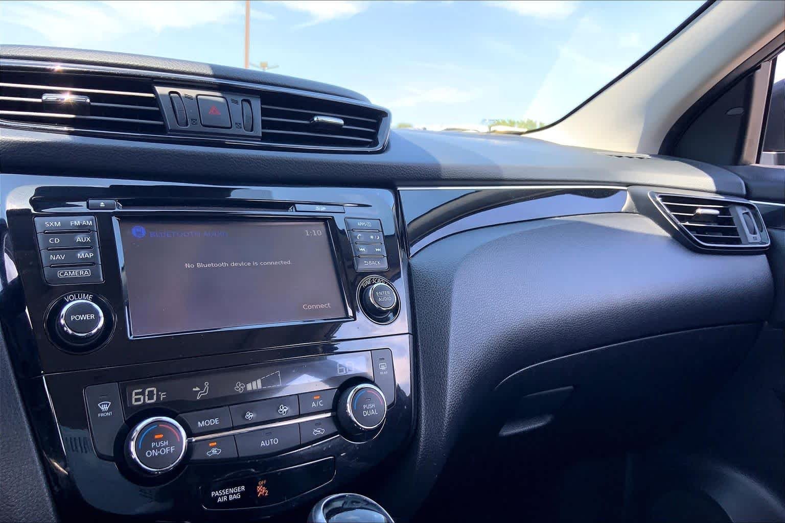 Used 2018 Gun Metallic Nissan SL image 35