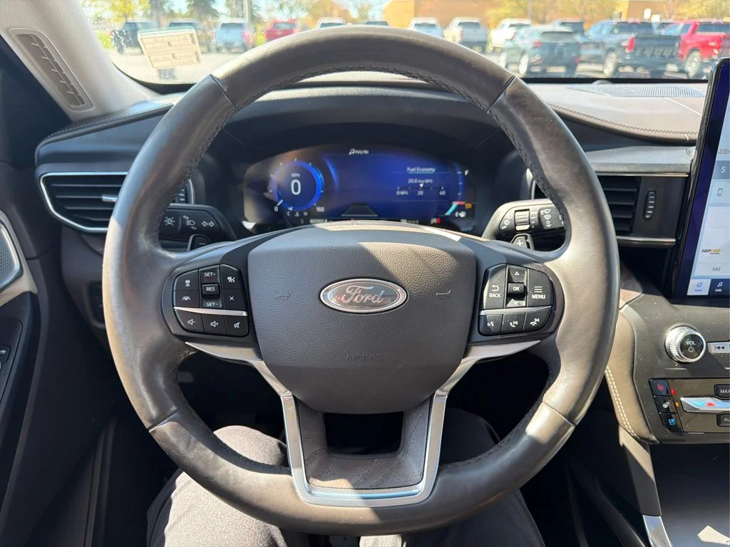 Used 2020 White Metallic Ford Platinum image 14
