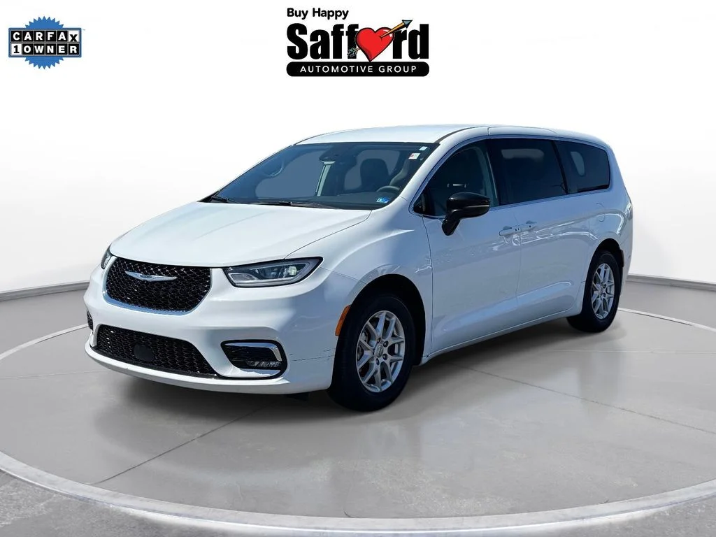 2024 Chrysler Pacifica Touring L's photo