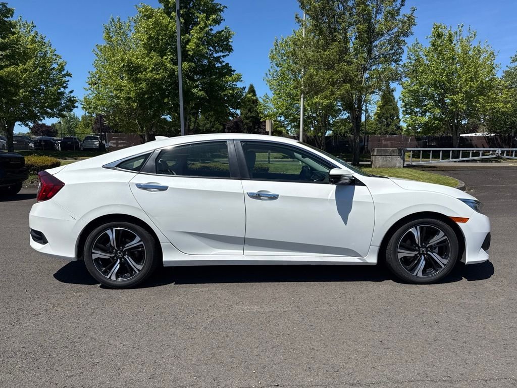 Used 2016 White Orchid Pearl Honda Touring image 8