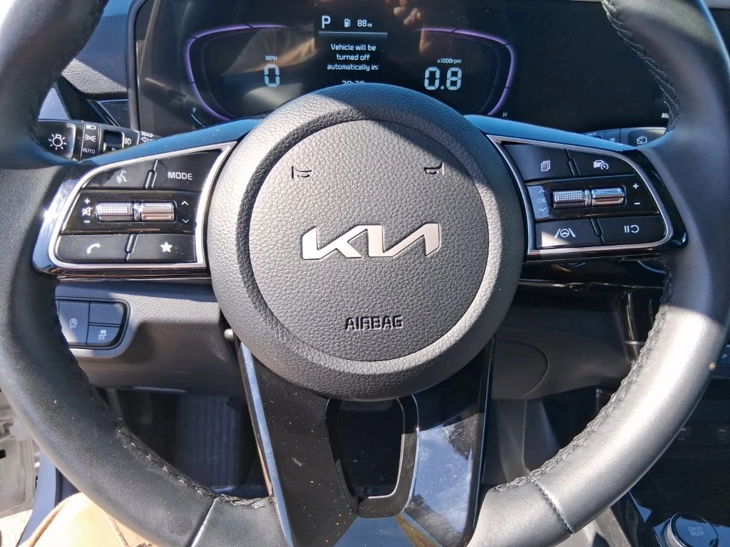 Certified Used 2025 White Kia S image 13