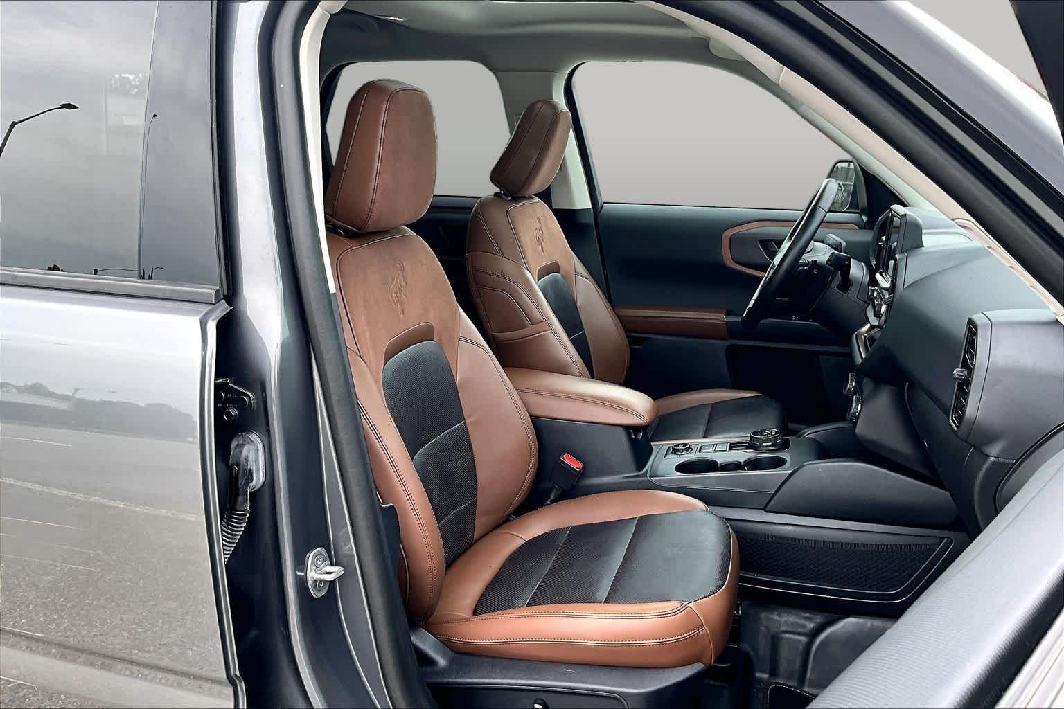Used 2022 Carbonized Gray Ford Badlands image 9
