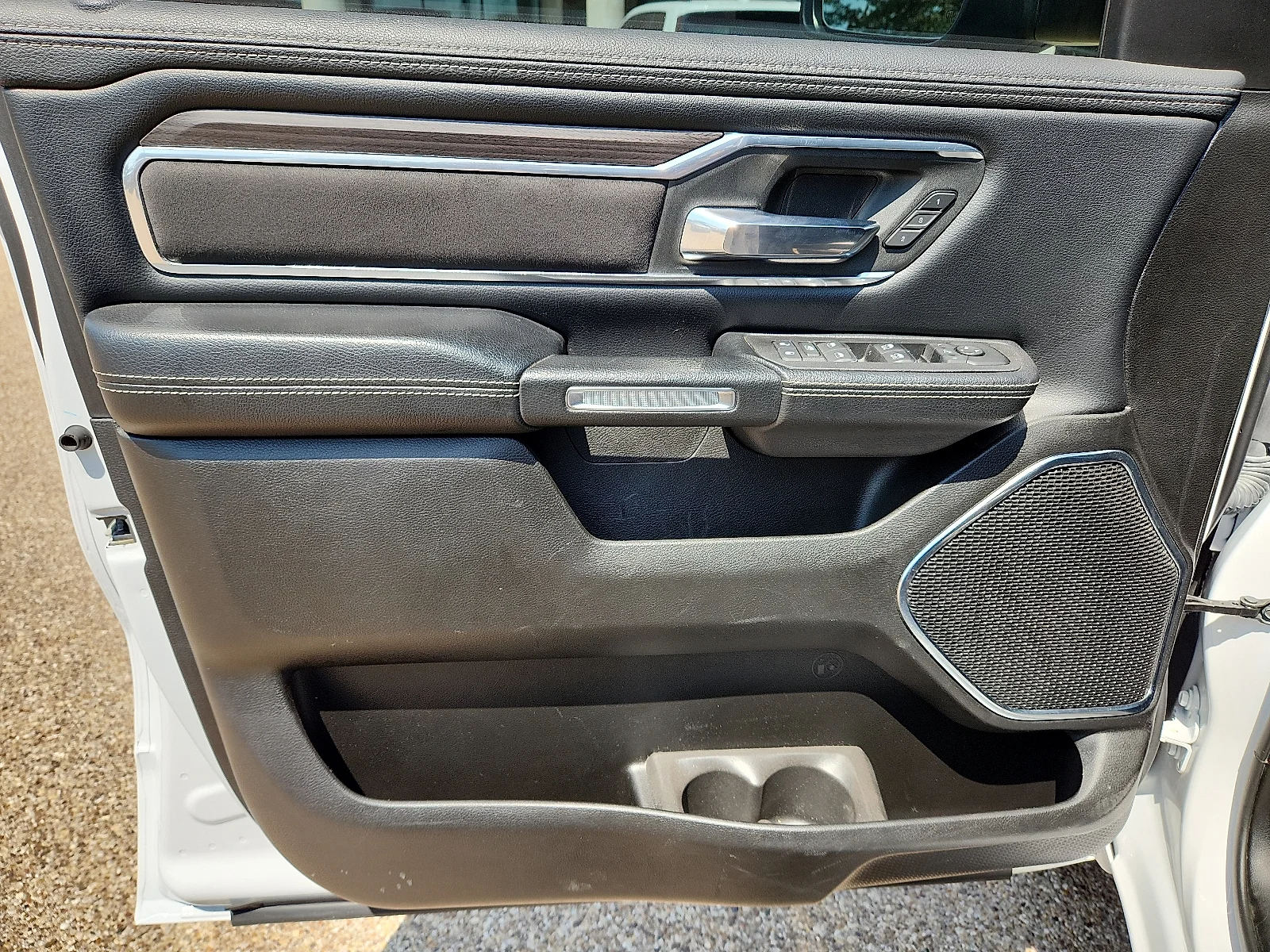 2025 RAM Ram 1500 Pickup Laramie - Photo 15