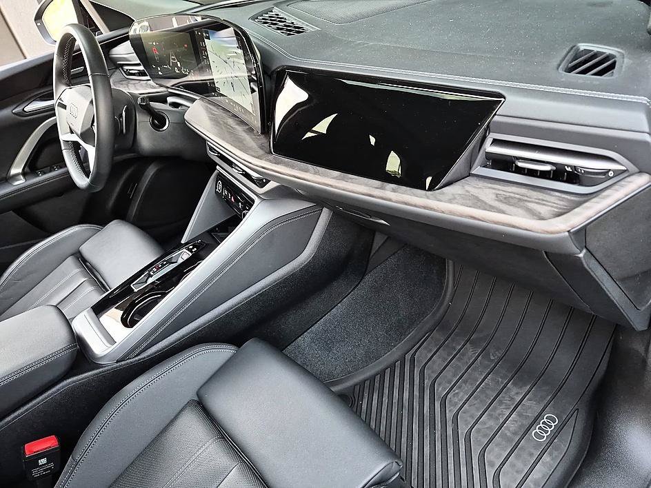 Used 2025 Black Audi Premium Plus image 35