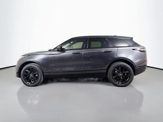 Used 2026 Carpathian Grey Premium Metallic Land Rover Dynamic SE image 8