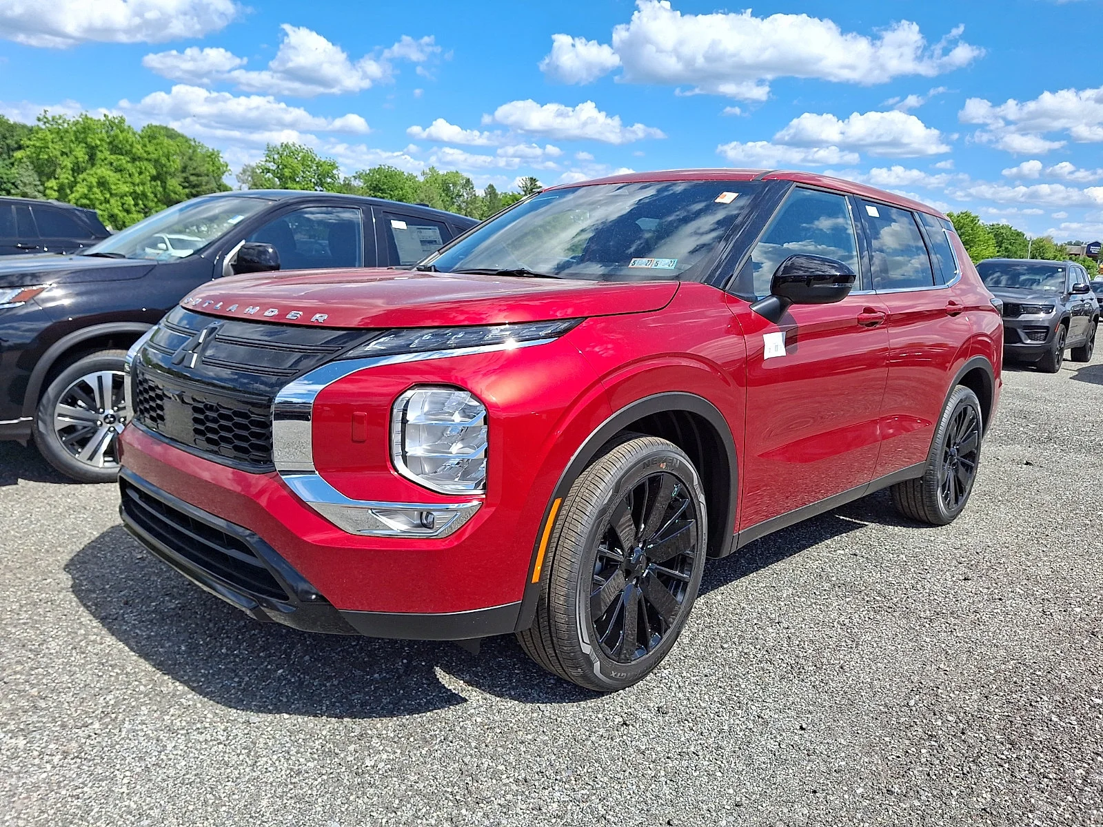 New 2026 Red Diamond Mitsubishi LE image 3