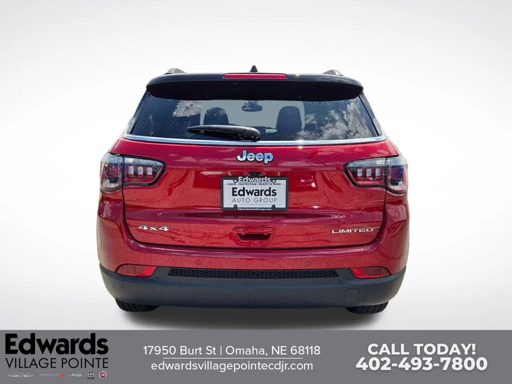 New 2026 Red Hot Pearl-Coat Exterior Paint Jeep Limited image 4