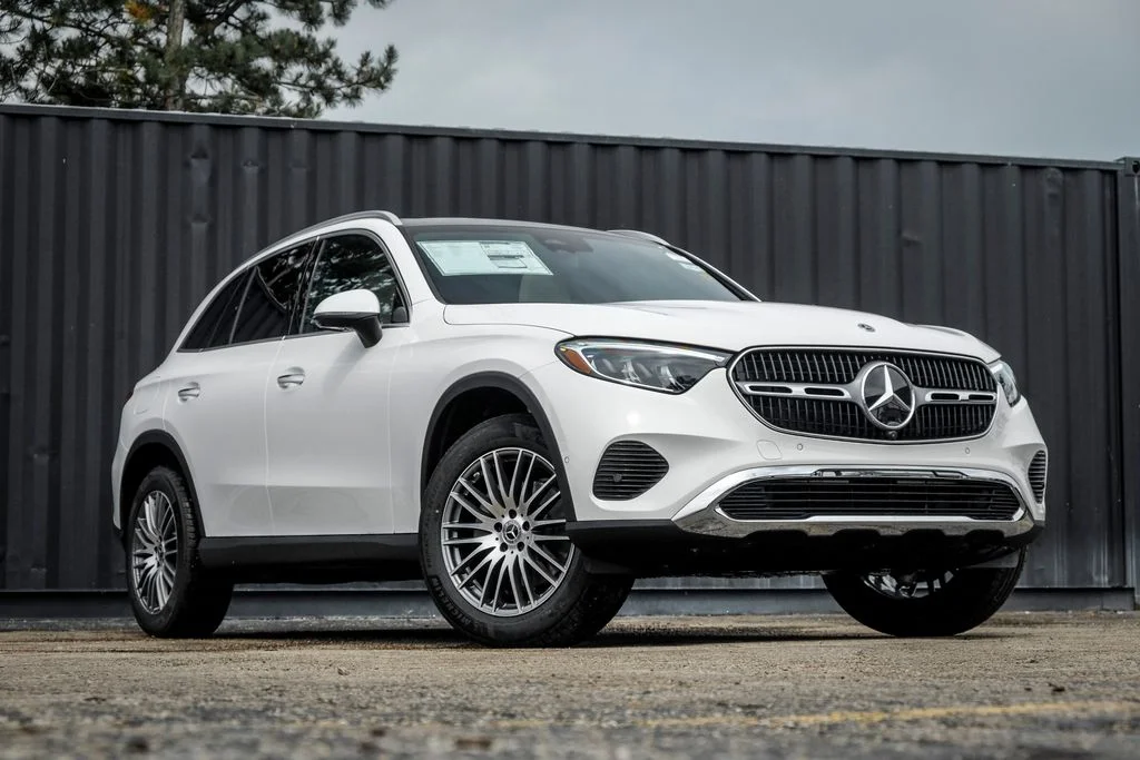 New 2026 Polar White Mercedes-Benz GLC 300 image 1