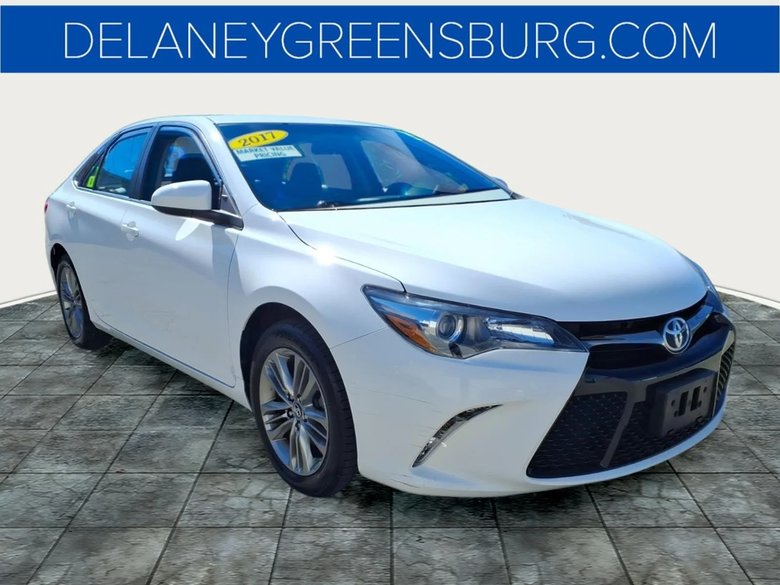 Used 2017 Super White 040 Toyota SE image 1