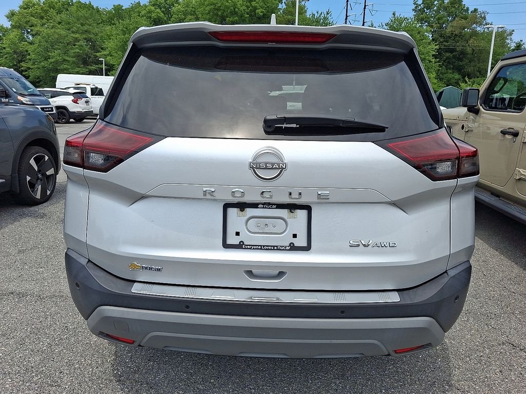Used 2022 Silver Nissan SV image 5
