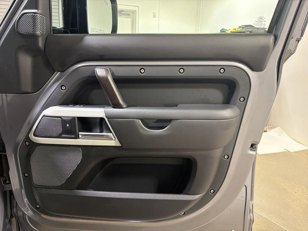 Used 2020 Eiger Gray Metallic Land Rover HSE image 23