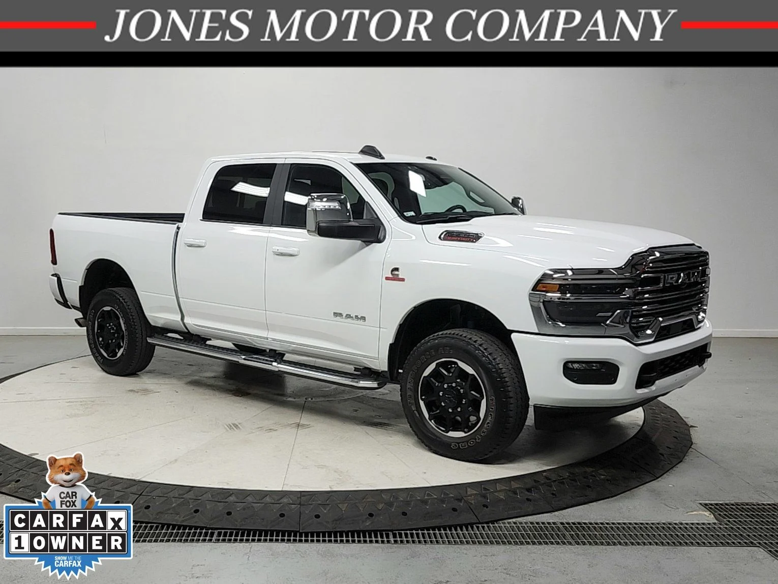 Used 2025 White Ram Laramie image 1