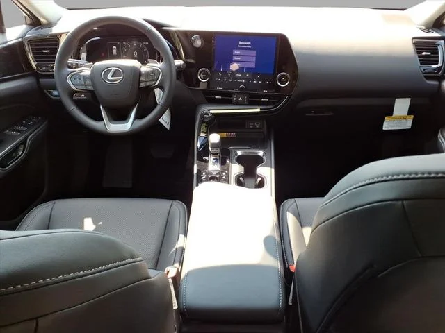 2025 Lexus NX 350 - Photo 8
