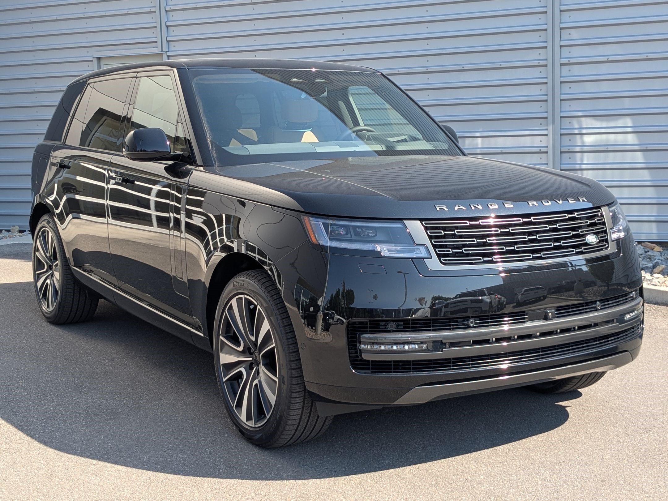 New 2026 Santorini Black Land Rover P530 SE LWB 7 Seat image 3