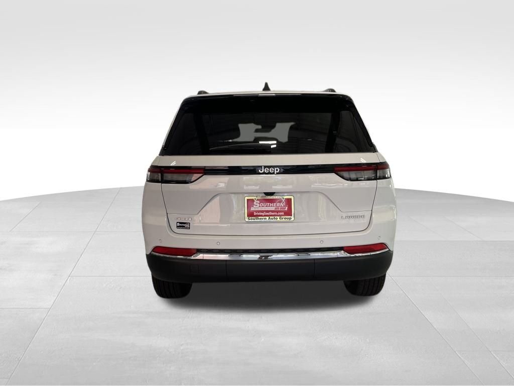 2025 Jeep Grand Cherokee Laredo X photo 3