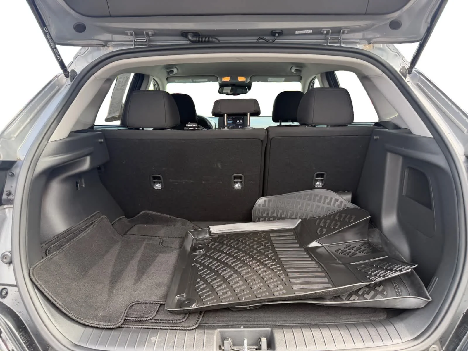 Used 2023 Ecotronic Gray Hyundai SEL image 18