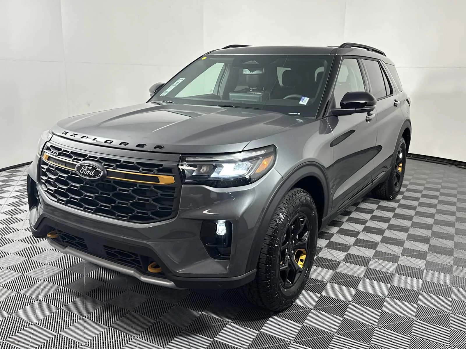 New 2026 Carbonized Gray Metallic Ford Tremor image 3