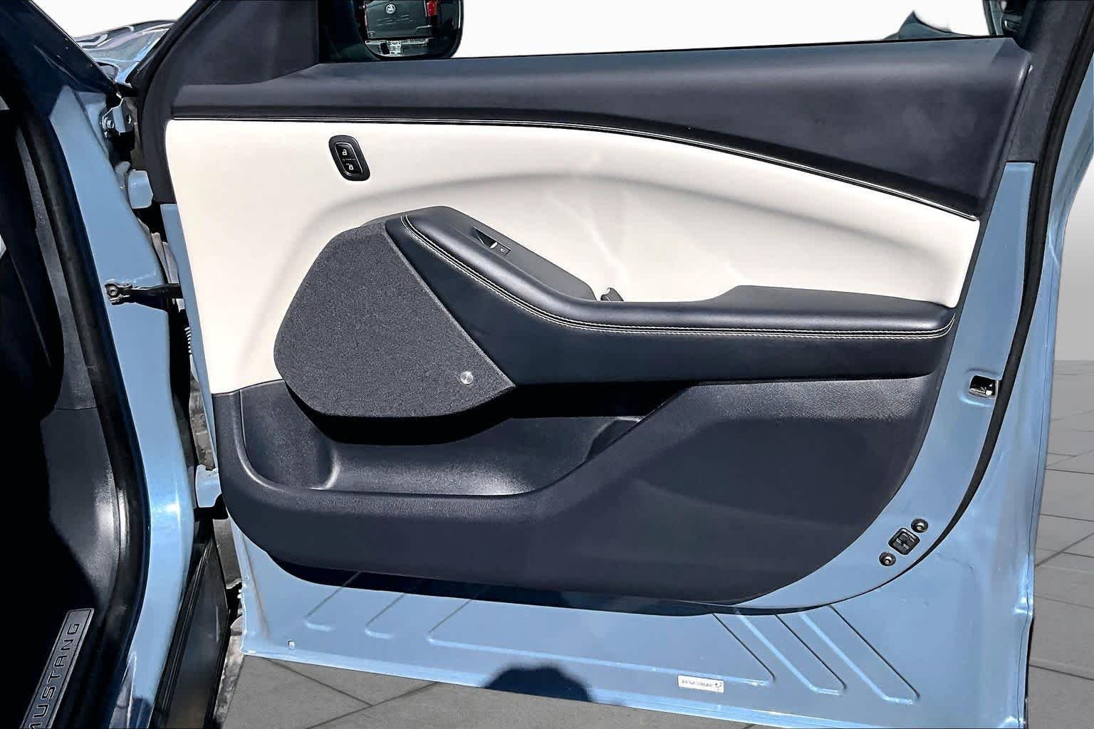 Certified Used 2023 Vapor Blue Metallic Ford Premium image 22