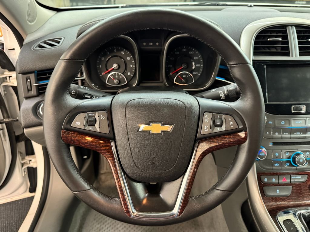 Used 2013 White Chevrolet LT image 17