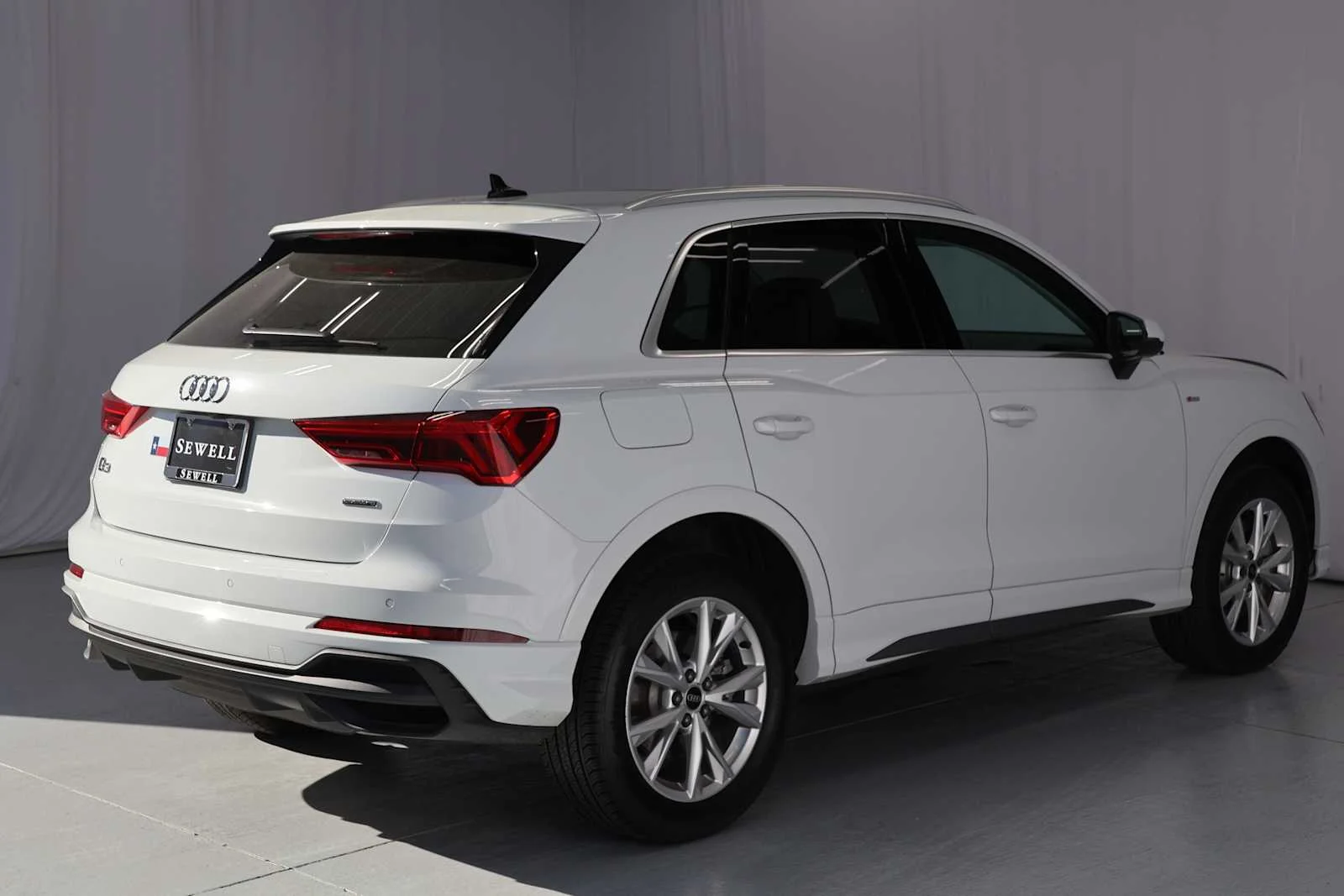 Used 2025 GLACIER WHITE Audi S line Premium Plus image 7