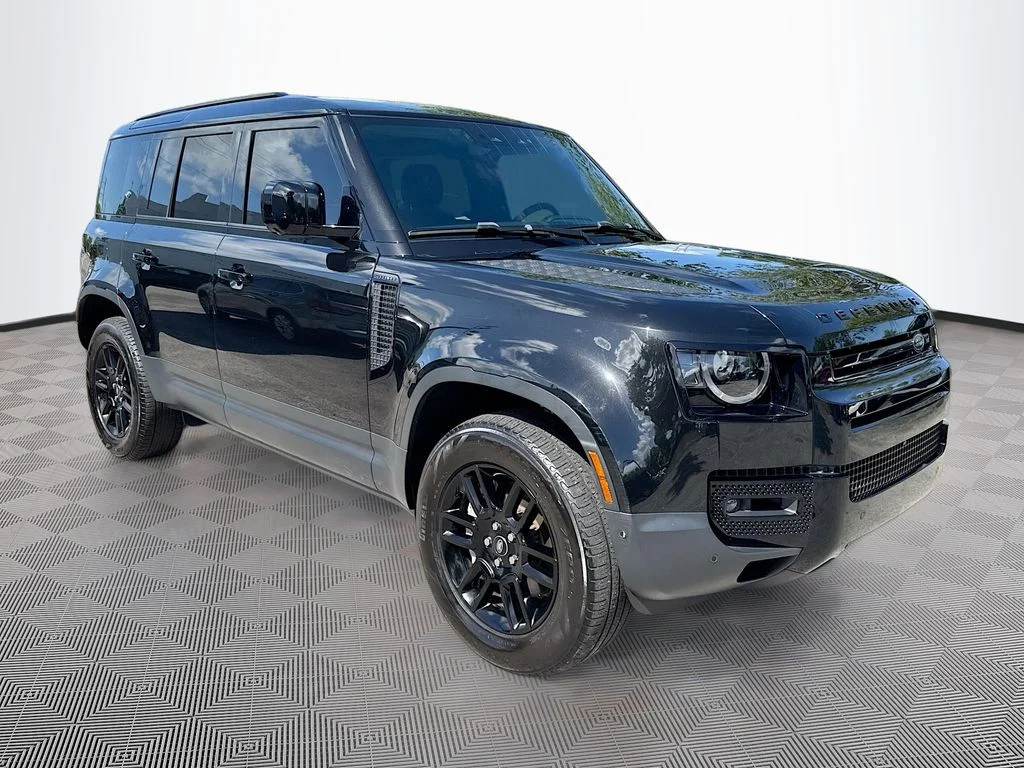 Used 2024  Land Rover S image 4
