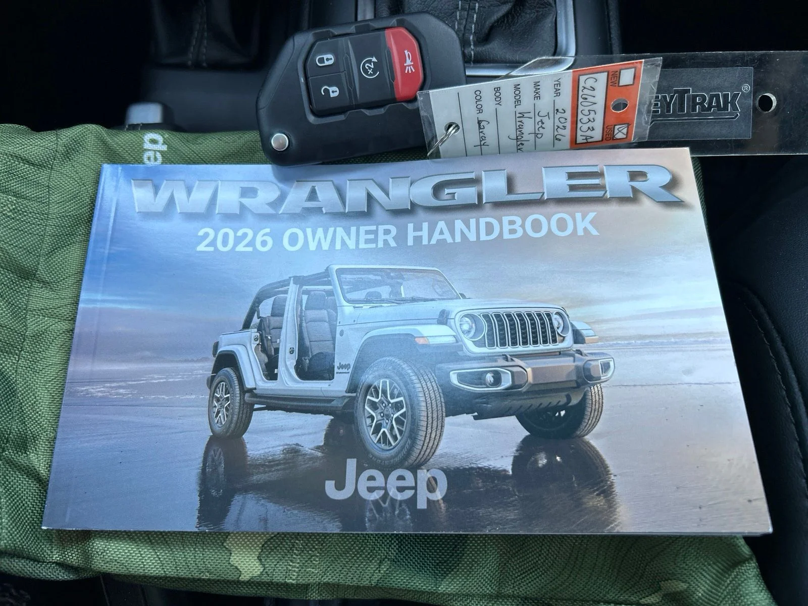 Used 2026 Gobi Clearcoat Jeep Rubicon X image 19