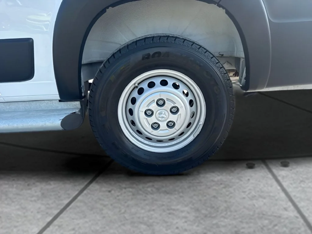 Used 2025 White Ram Base image 26