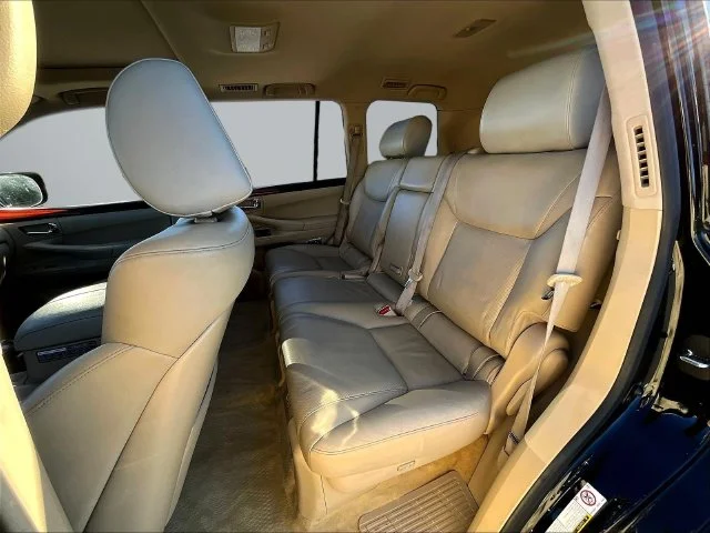 Used 2010  Lexus 570 image 27