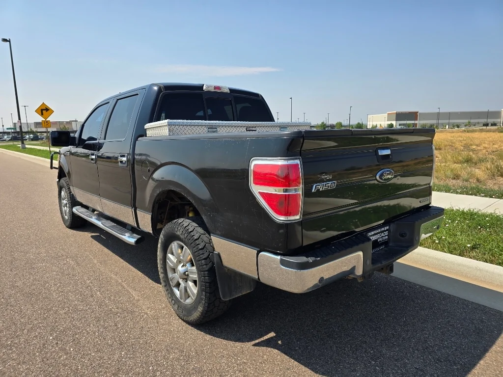 Used 2011 Tuxedo Black Metallic Ford XLT image 3