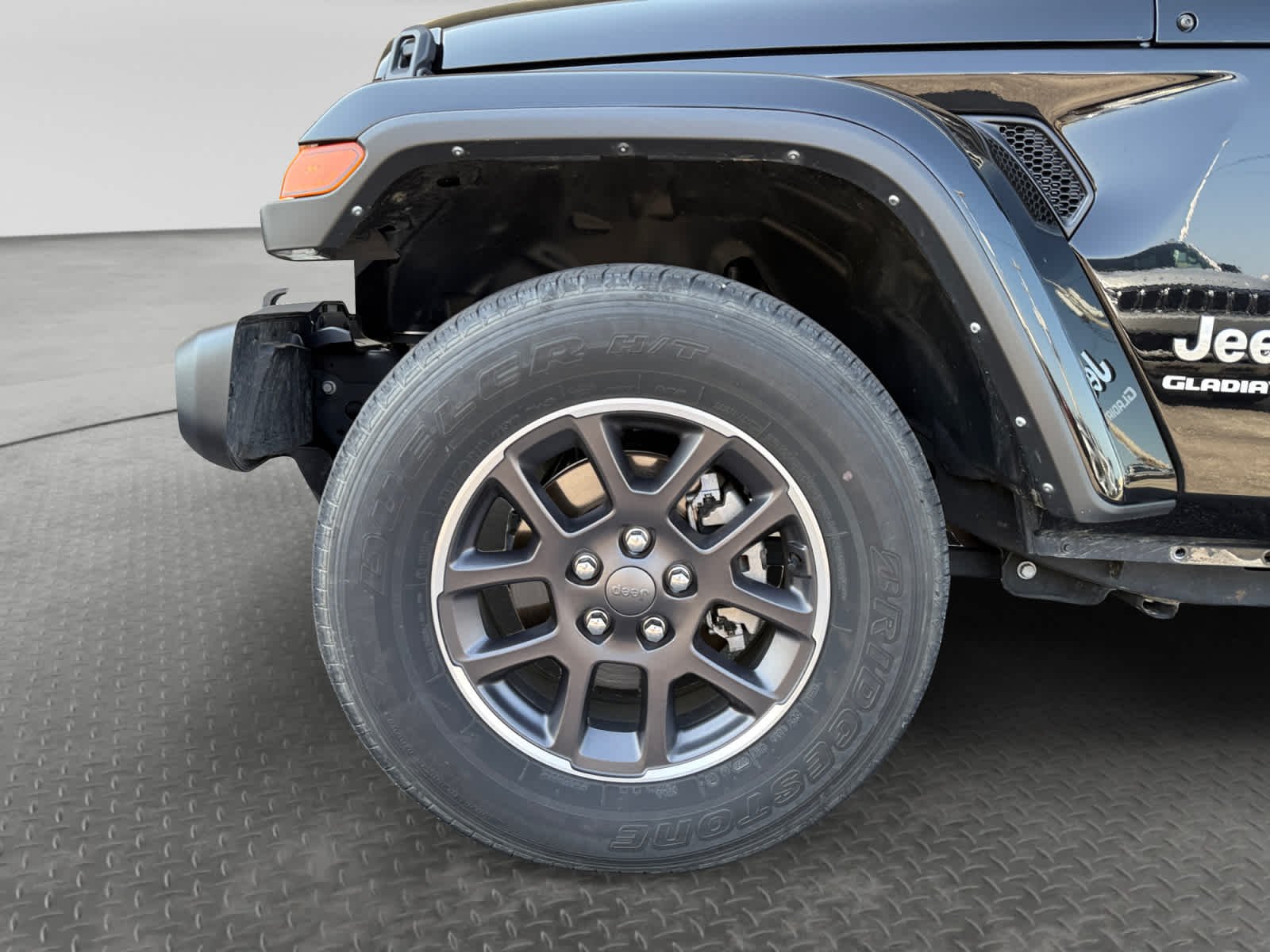 Used 2021 Black Clearcoat Jeep Overland image 9