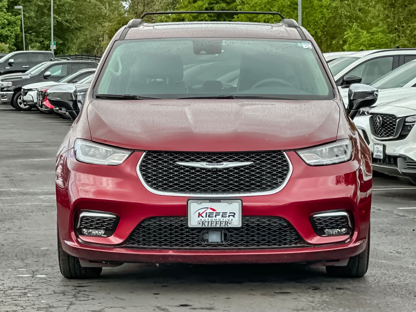 Used 2023 Red Chrysler Limited image 8