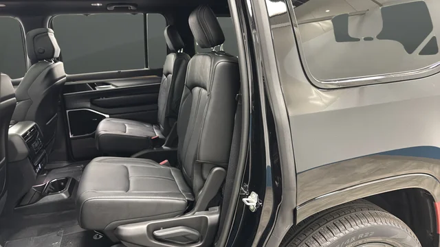 New 2026 High Gloss Black Exterior Paint Jeep Limited Reserve image 11