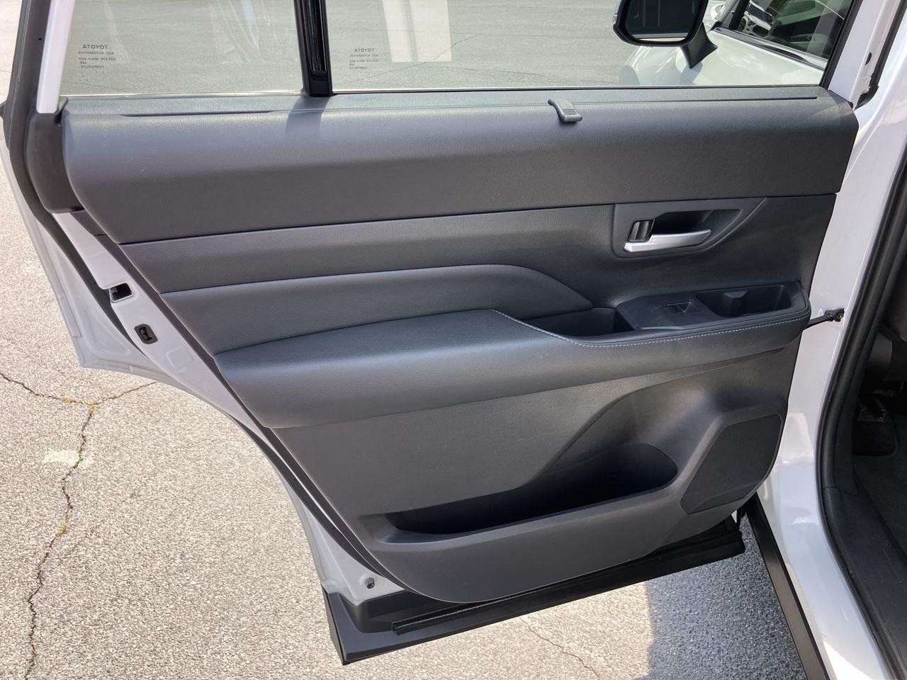 Used 2024 White (Wind Chill Pearl) Toyota Platinum AWD image 26