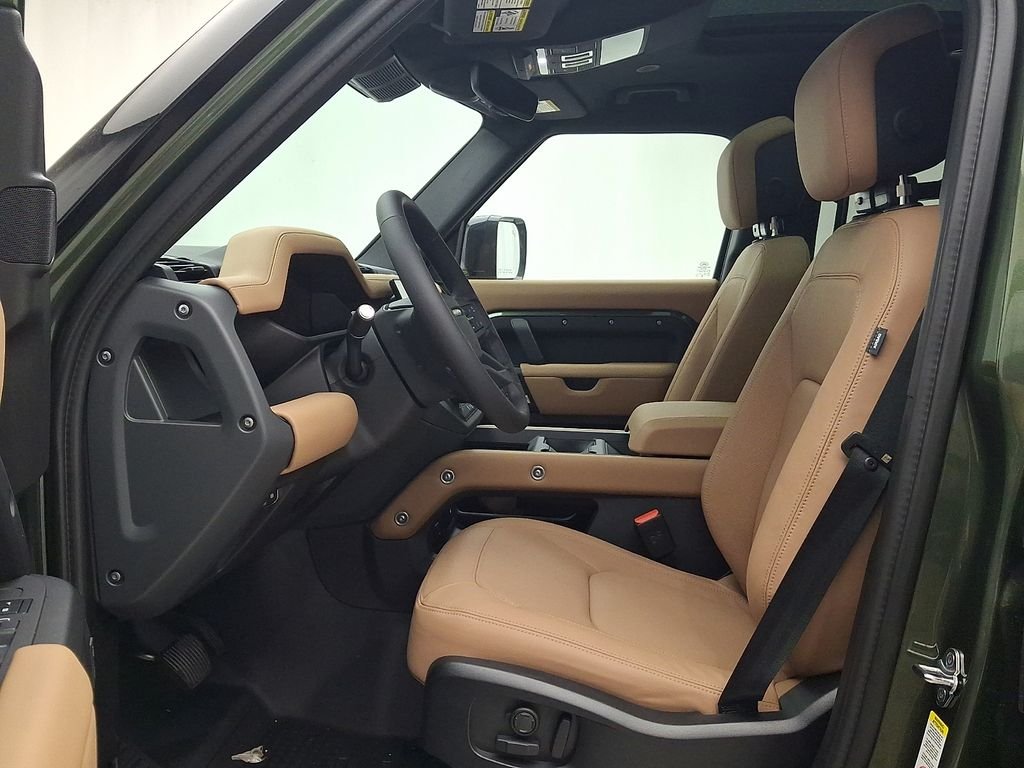 New 2026 Woolstone Green Land Rover X-Dynamic SE image 9