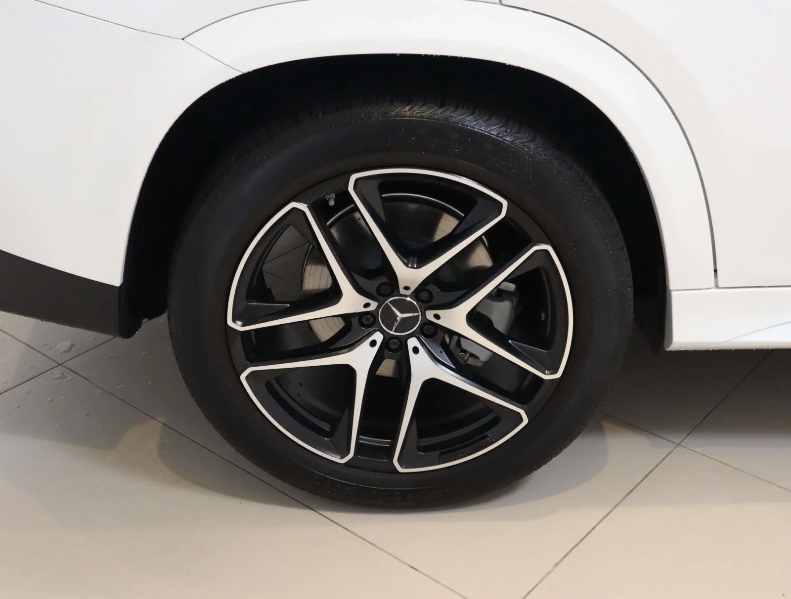 Used 2025 Polar White Mercedes-Benz AMG® GLE 53 4MATIC+ Coupe image 12