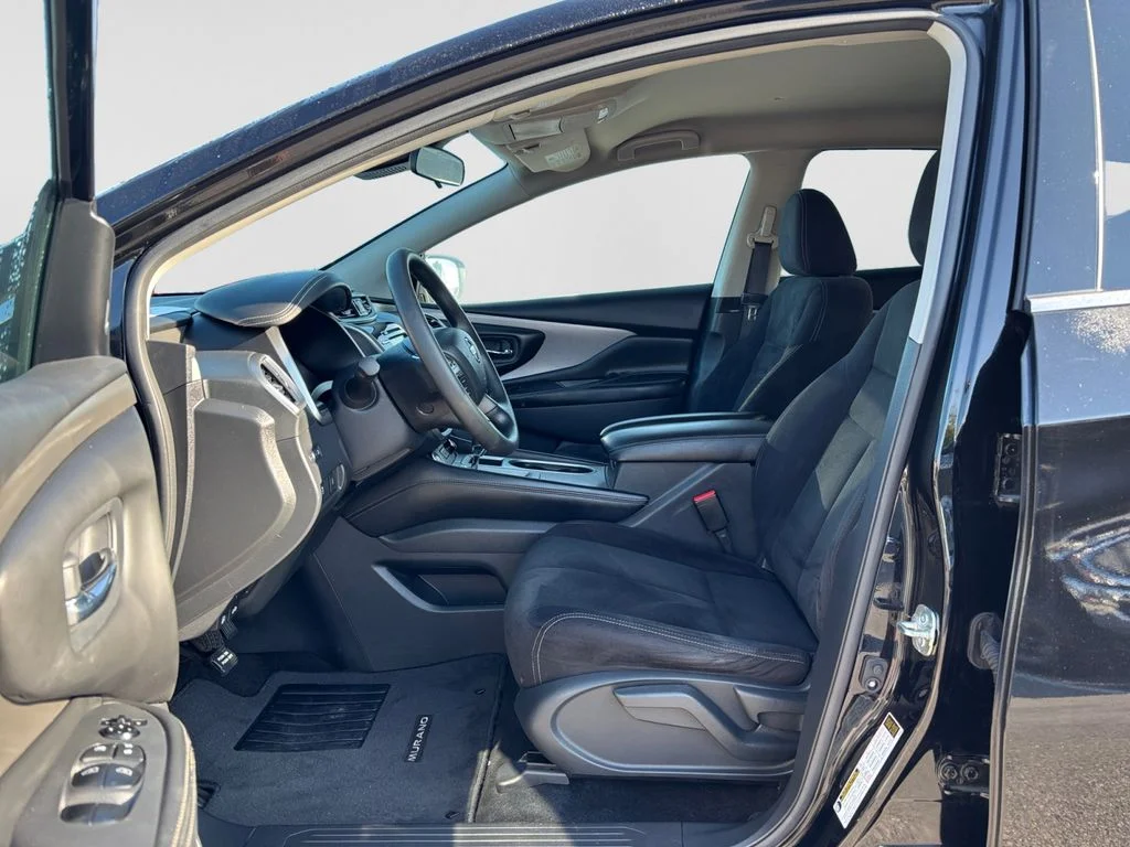 Used 2020 Black Nissan S image 7