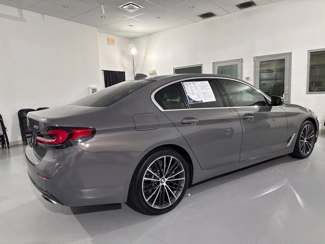 Used 2021 Gray BMW 530i xDrive image 15