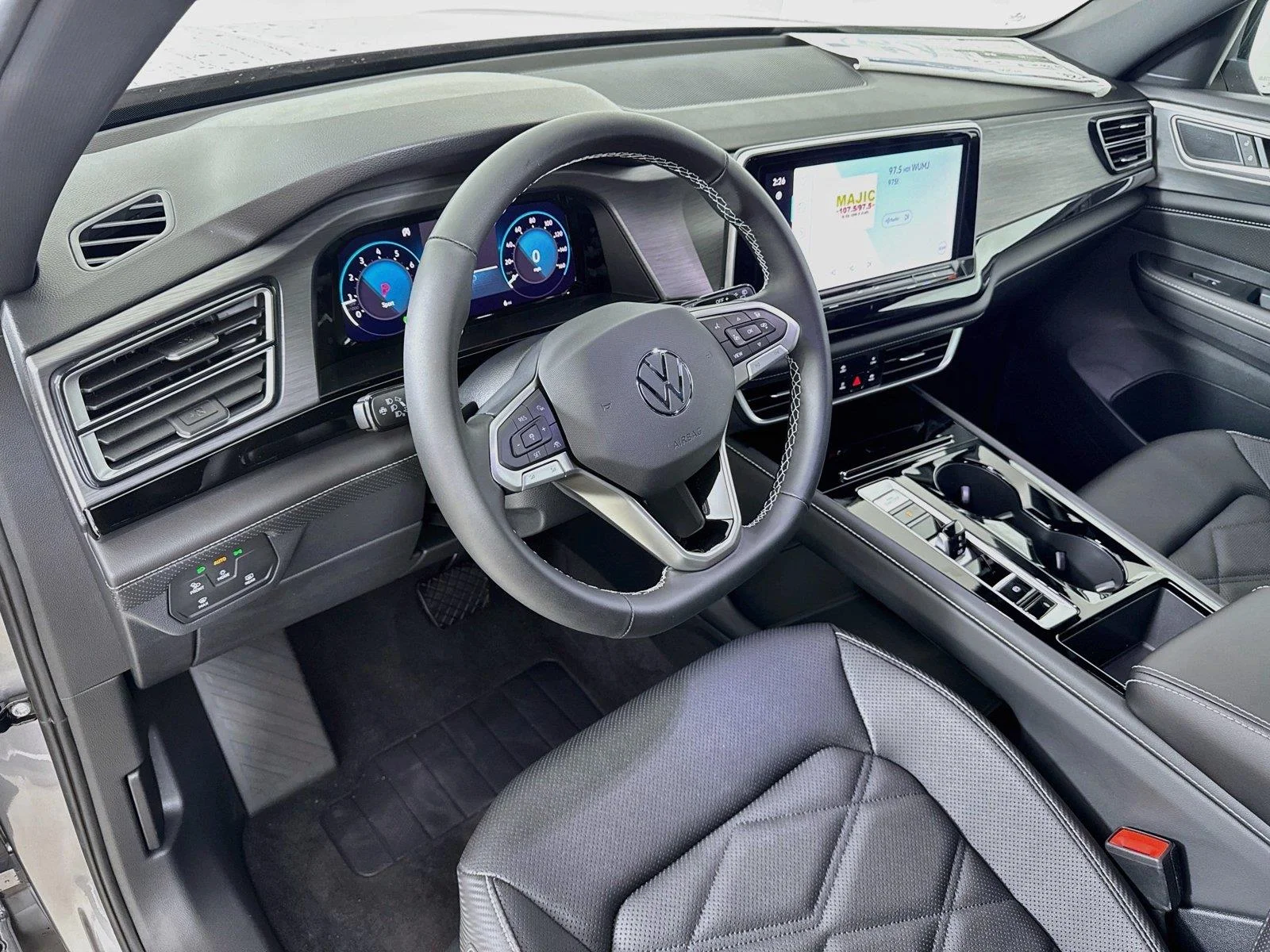 New 2026 Silver Mist Metallic Volkswagen 2.0T SE w/Technology image 9
