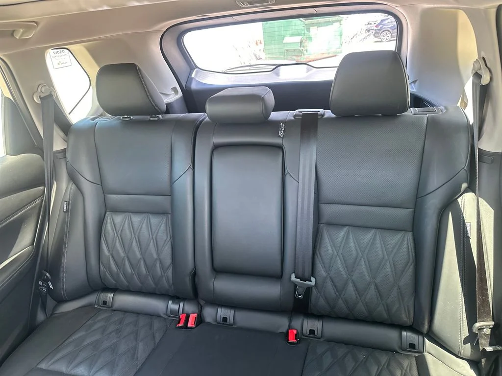 Used 2024 Gold Nissan Platinum image 20