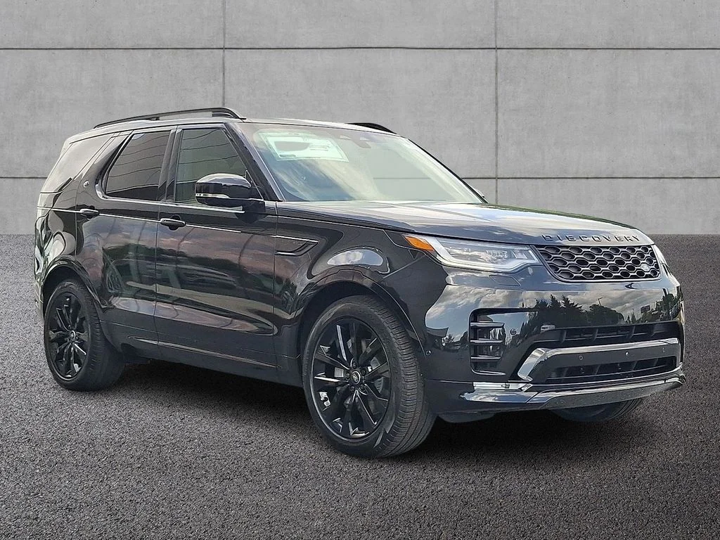 New 2026 Black Land Rover Dynamic SE image 2