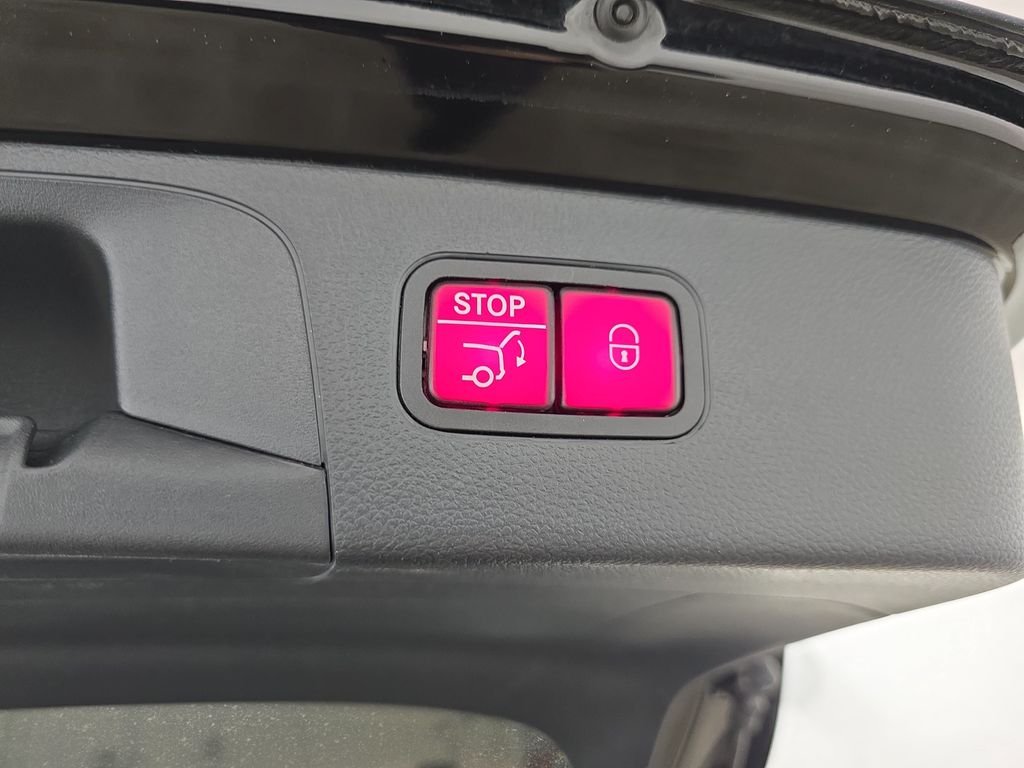 Used 2018 Black Mercedes-Benz GLC 300 image 16